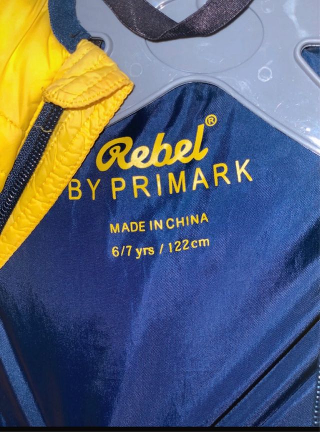 Chaqueta niño amarilla y negra talla 6-7