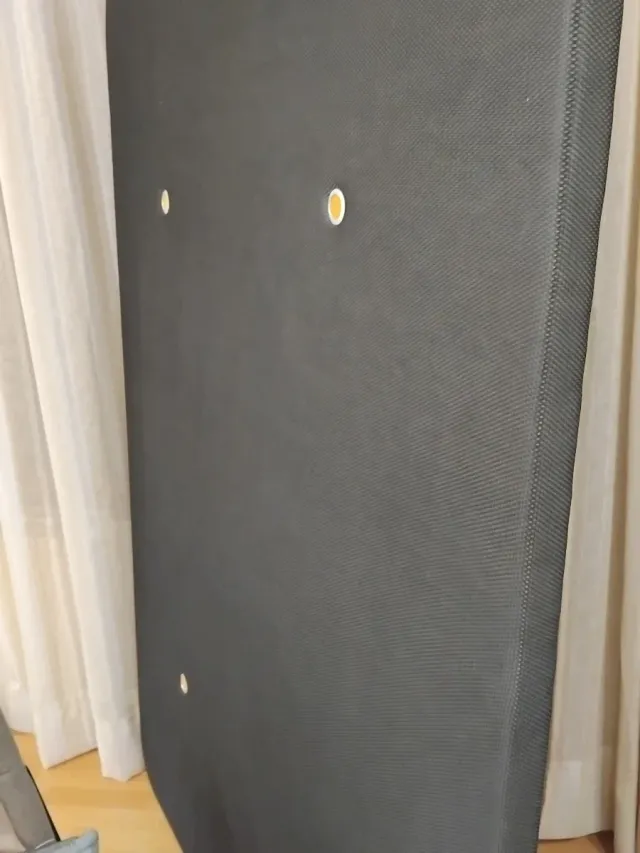 Colchón y base tapizada