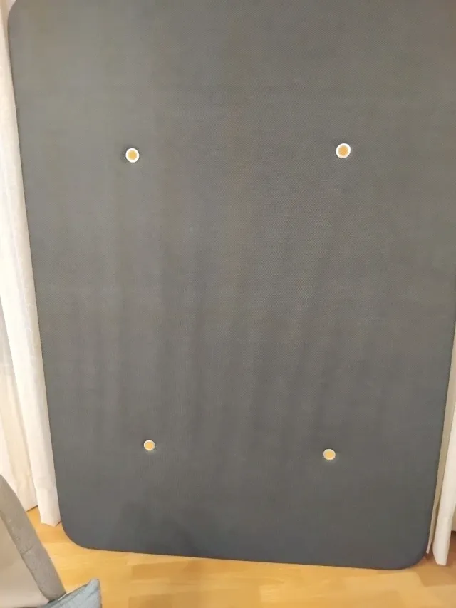 Colchón y base tapizada