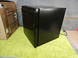 SEVERIN Mini nevera con congelador