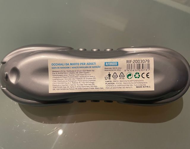 occhialini da nuoto