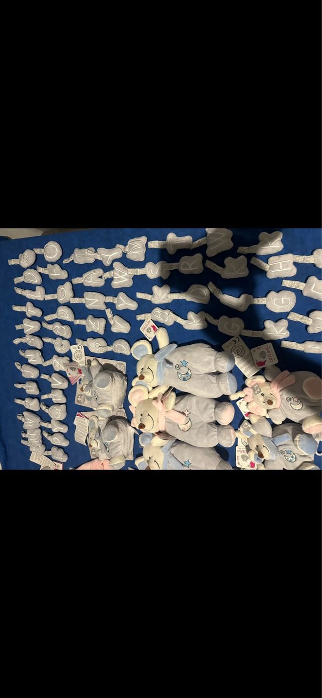 Lote Peluches y artículos bebés