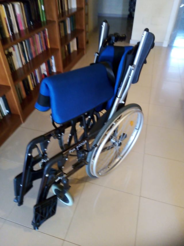 Silla de Ruedas Plegable OGI FUN 600QR