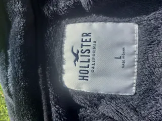 Sudadera Hollister negra con cremallera