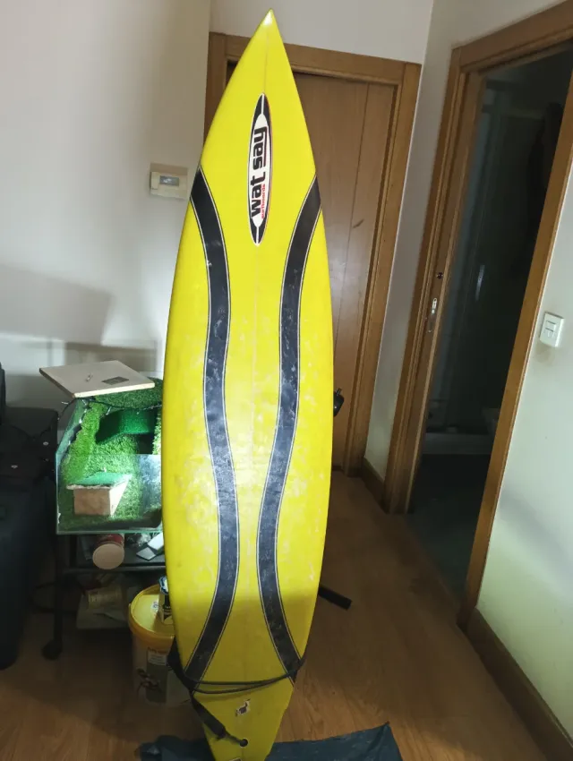 Tabla de surf amarilla Wat Say