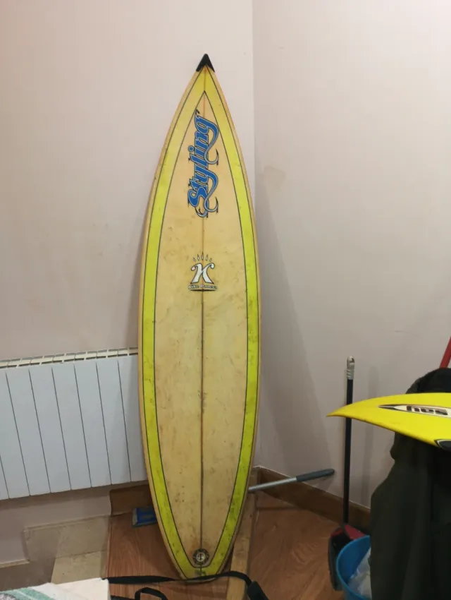 Tabla de surf amarilla Wat Say