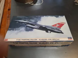 Rara maqueta Hasegawa F-16C "ALABAMA ANG SPECIAL"