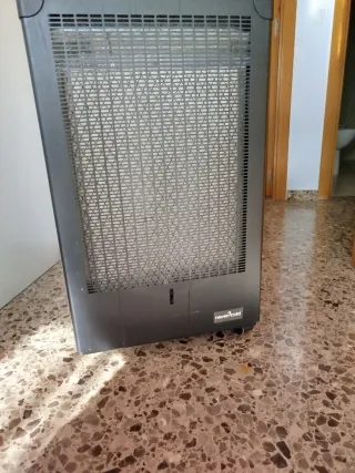 Estufa Newpol Negra/Gris