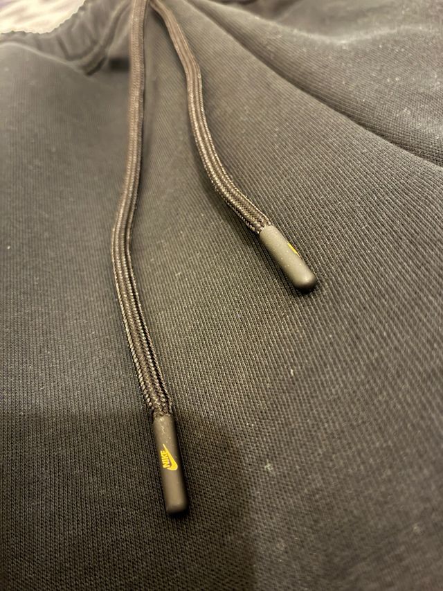 Pantalones Nike Tech Fleece Nocta Negro Amarillo