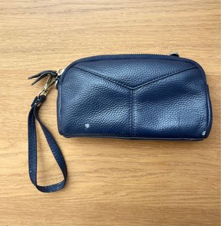 Cartera de mano piel azul marino