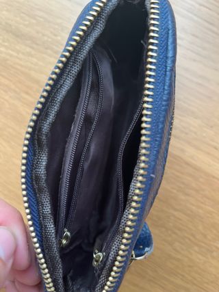 Cartera de mano piel azul marino