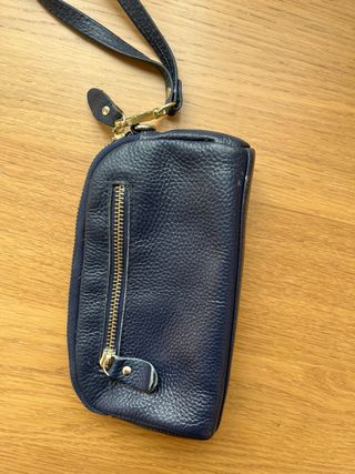 Cartera de mano piel azul marino