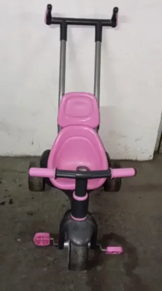 Triciclo infantil rosa y negro