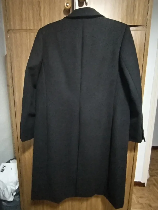 Abrigo de paño negro