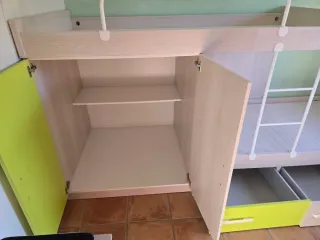Litera con armario y cajones