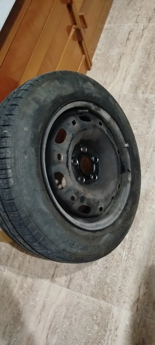 Coppia di ruote per auto