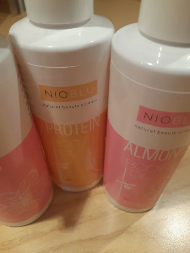 NIOBLU Olio Corpo Proteine e Mandorle Svizzera