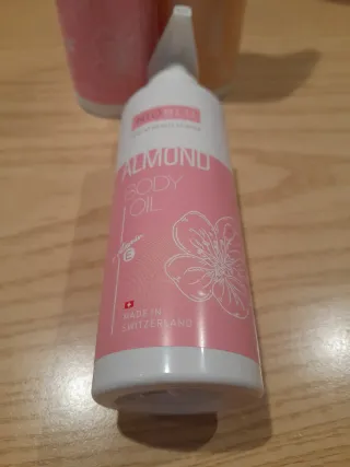 NIOBLU Olio Corpo Proteine e Mandorle Svizzera