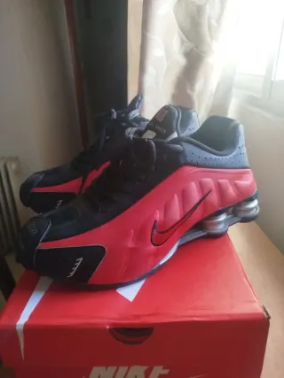 Nike Shox R4 Rojas y Plateadas