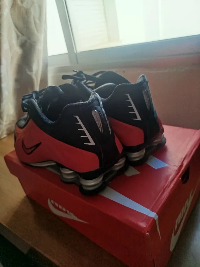 Nike Shox R4 Rojas y Plateadas