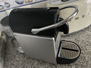 Cafetera Nespresso Pixie Silver