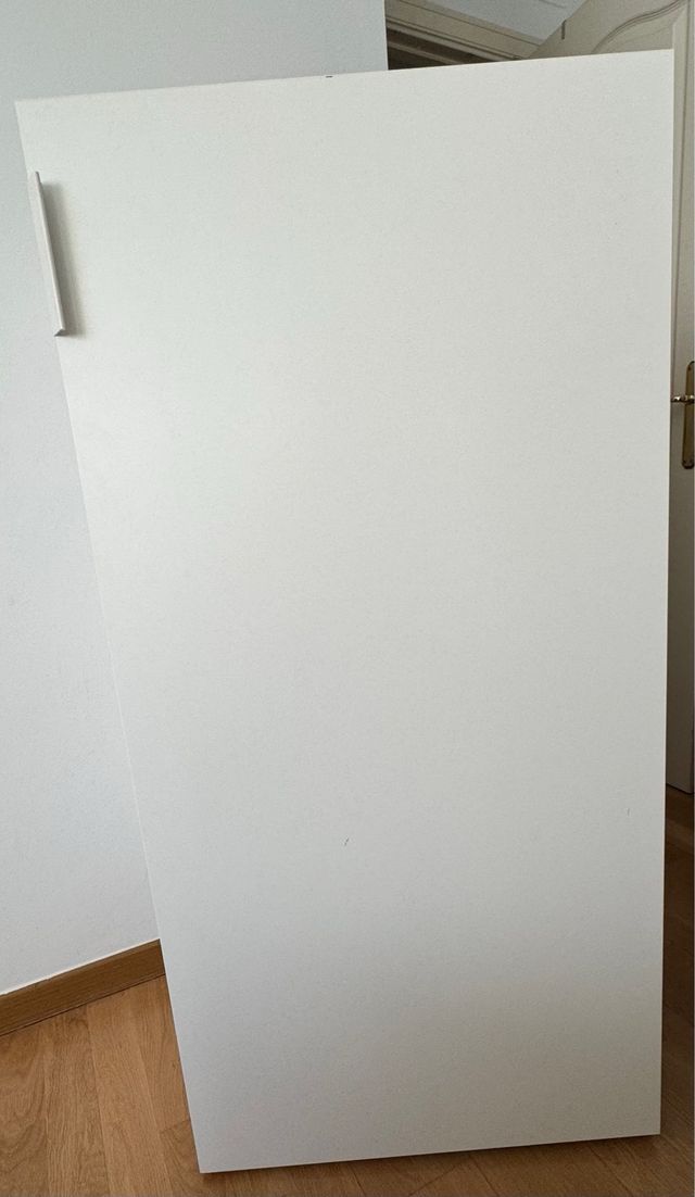 2 armarios blancos Ikea.
