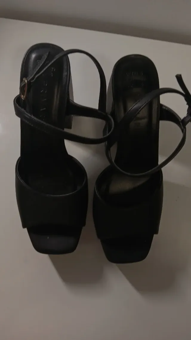 Tacones negros plataforma