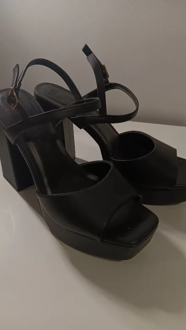 Tacones negros plataforma