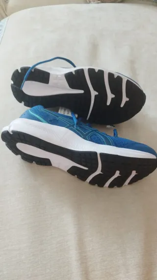 Tenis Asics Azul Talla 38 sin estrenar