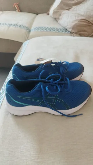 Tenis Asics Azul Talla 38 sin estrenar