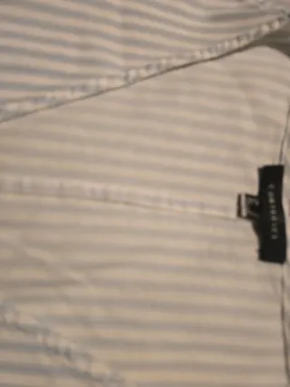 Blusa Cortefiel riscas azuis e brancas