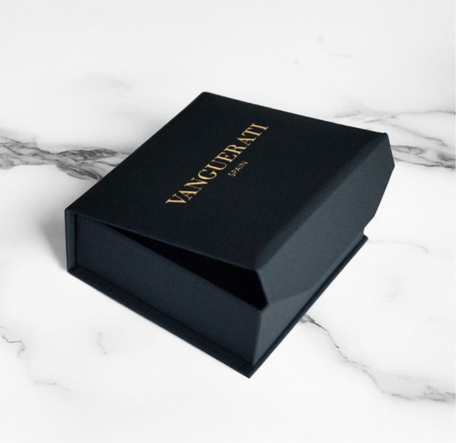 Sortija oro 18 quilates con rubí forma corazón