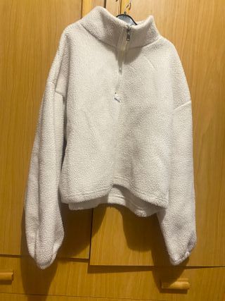 Chaqueta polar blanca con cremallera