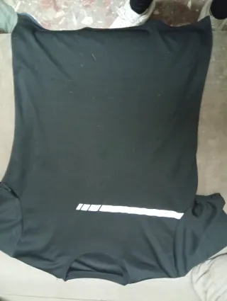 Dos camisetas negras INSIDE talla M.Para gente sim