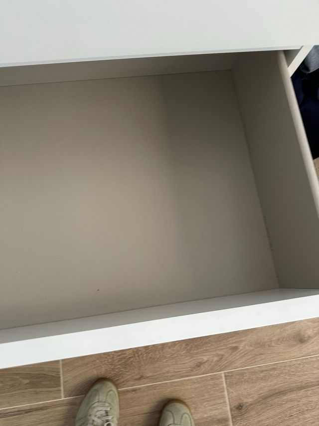 Urge vender Cómoda Malm