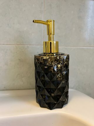 Dispenser sapone bagno fatto a mano in Resina