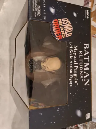 NECA Batman Returns Mayoral Penguin 1/4 Action Fig