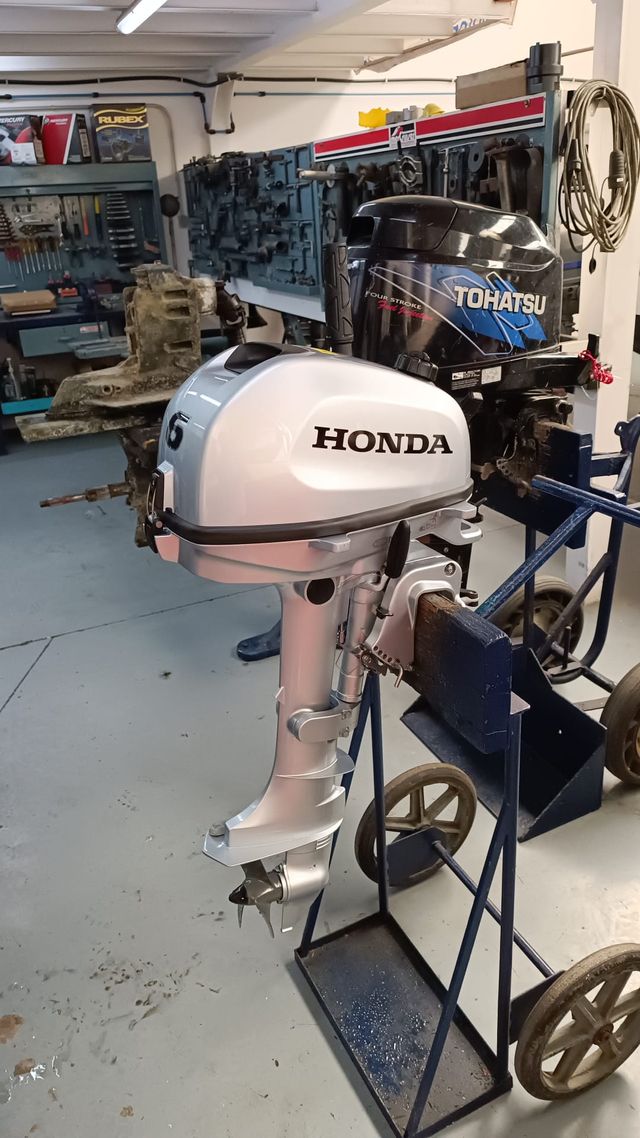 Zodiac 2,70 suelo aluminio + Motor Honda BF 6 CV