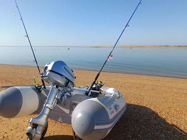 Zodiac 2,70 suelo aluminio + Motor Honda BF 6 CV