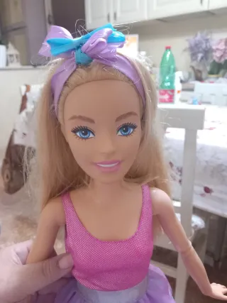 Barbie grande con diadema