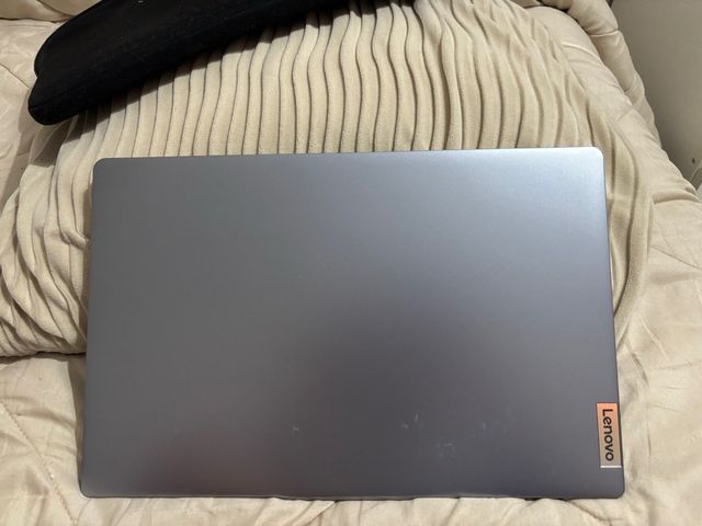 Portátil Lenovo IdeaPad Slim 3 (82XB) i3