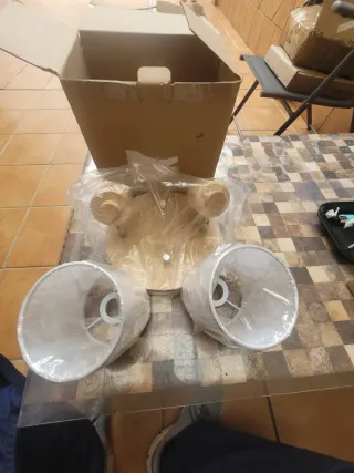 Lámpara DOUGHELEC madera y tela✅️