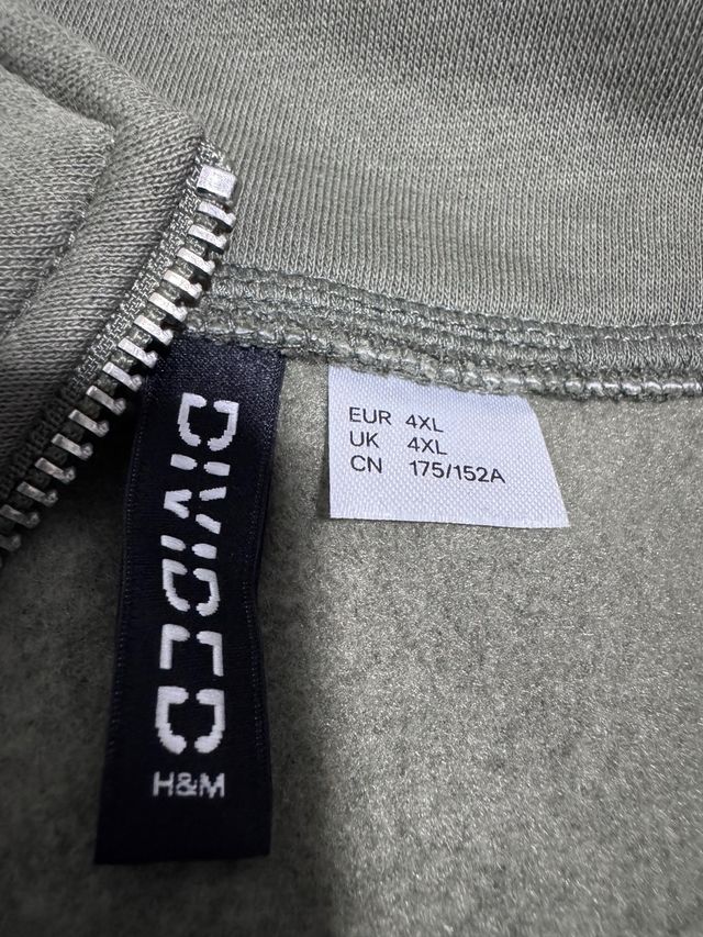 Sudadera verde con cremallera