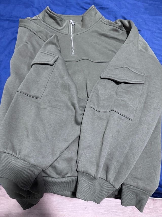 Sudadera verde con cremallera