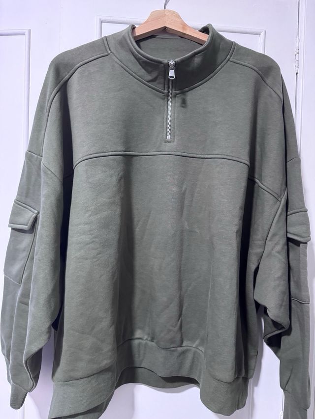 Sudadera verde con cremallera