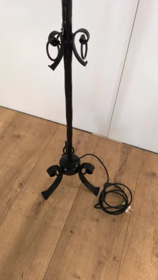 LAMPARA DE PIE ANTIGUAS BRONCE Y FORJA 89 E UNA