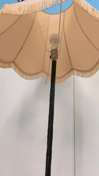 LAMPARA DE PIE ANTIGUAS BRONCE Y FORJA 89 E UNA