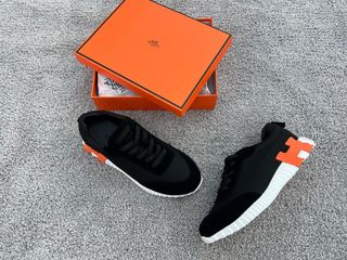 Zapatillas Hermès Negras y Naranjas