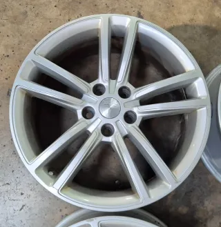 4 Llantas Tesla Model S 19