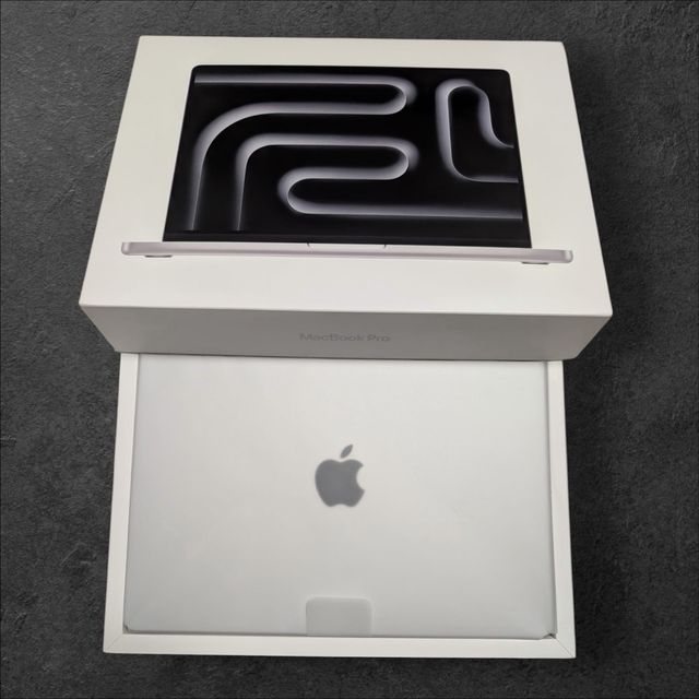 Apple MacBook Pro 14" M5 512Ssd 16GB Nuovo Apple